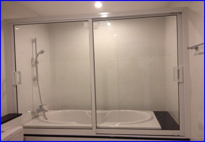 กระจกอลูมิเนียมห้องน้ำ เชียงใหม่ - ช่างกระจกอลูมิเนียม เชียงใหม่ เอ็น เอ อลูมิเนียม